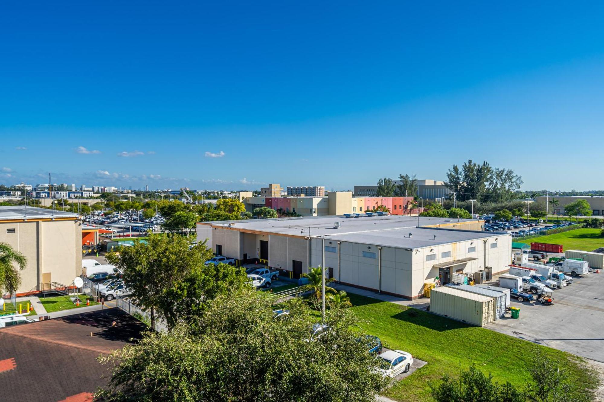 Amazing 2 Bedroom Unit In Doral Miami With Free Parking Hialeah Gardens Dış mekan fotoğraf