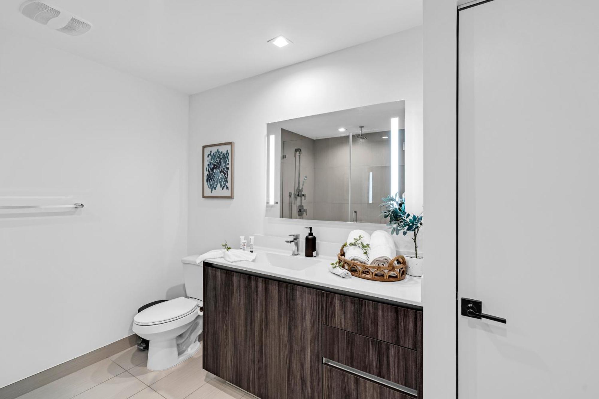 Amazing 2 Bedroom Unit In Doral Miami With Free Parking Hialeah Gardens Dış mekan fotoğraf