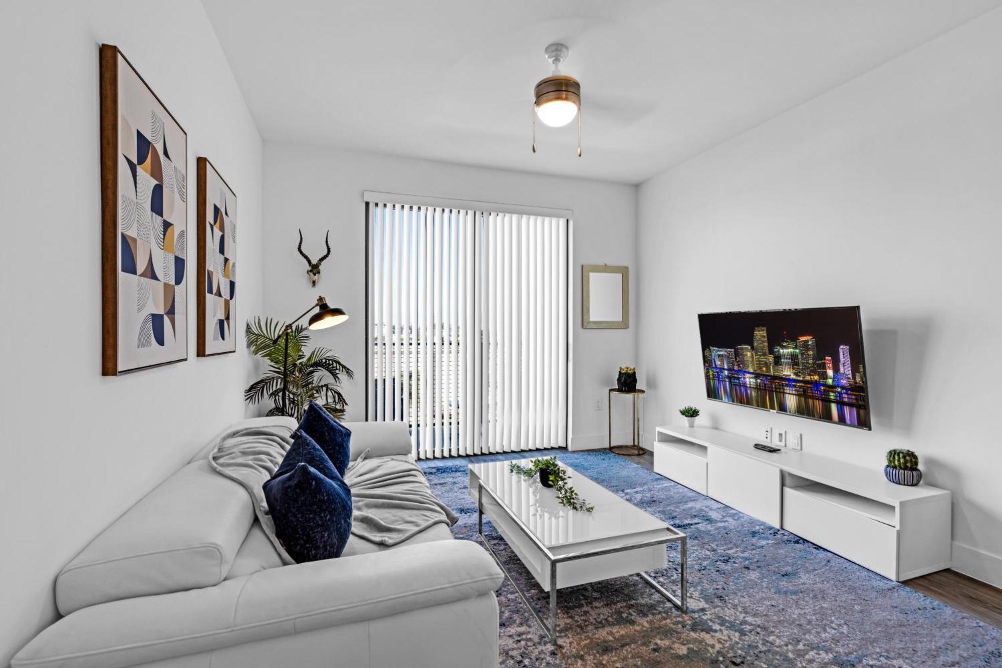 Amazing 2 Bedroom Unit In Doral Miami With Free Parking Hialeah Gardens Dış mekan fotoğraf