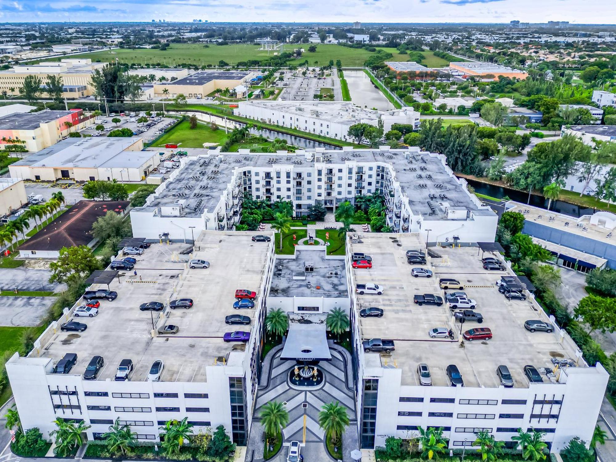 Amazing 2 Bedroom Unit In Doral Miami With Free Parking Hialeah Gardens Dış mekan fotoğraf